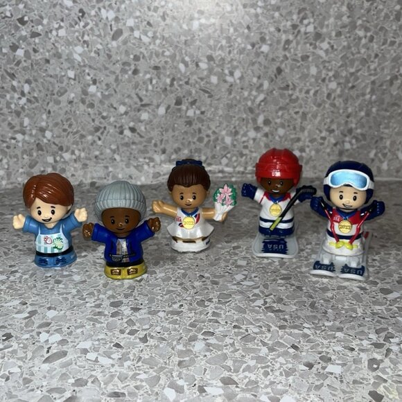 Fisher Price Little People 2022 Winter Olympics with Snowboards & Others Figures - Picture 4 of 11